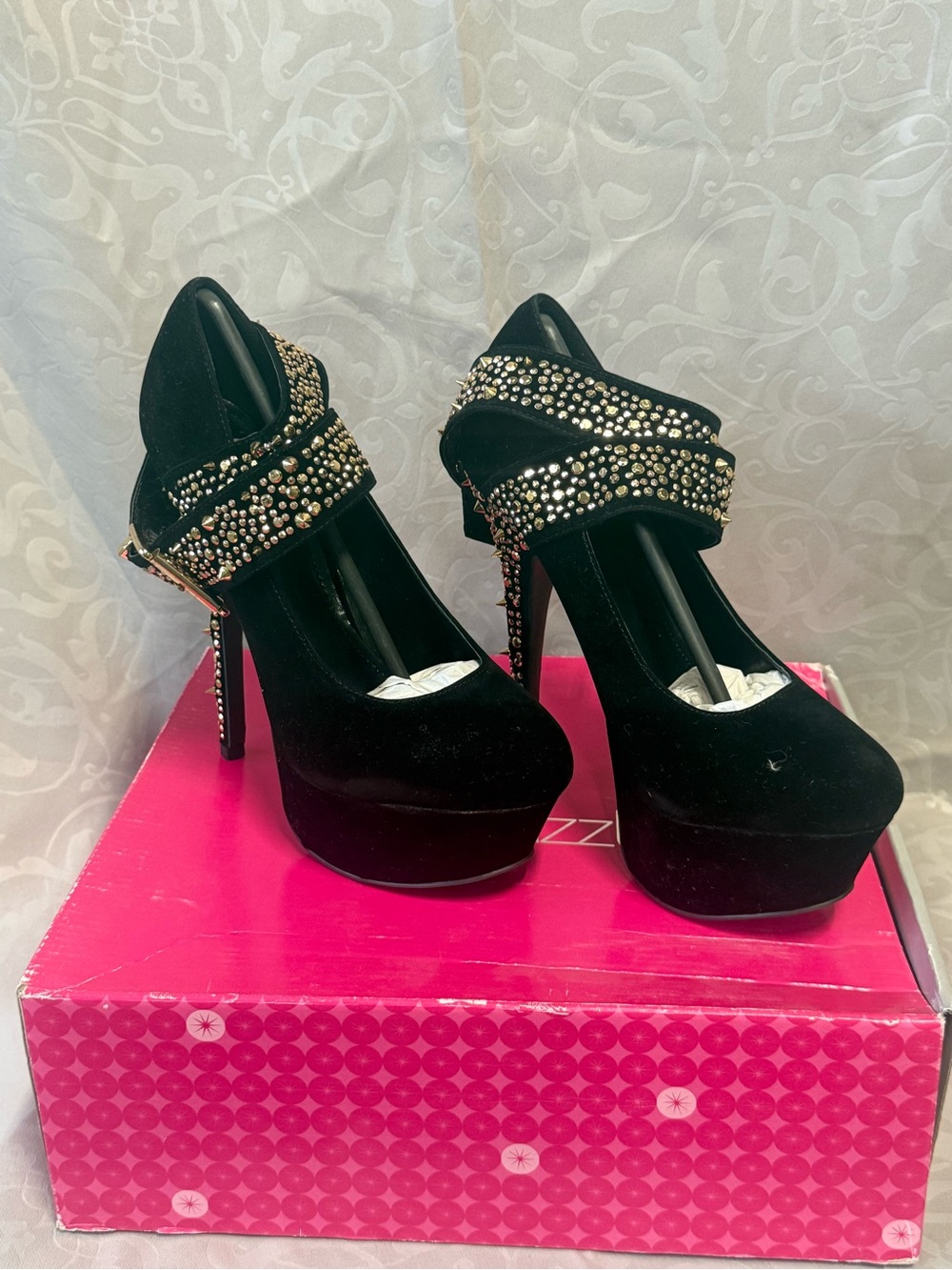 Shoe Dazzle Black Platform Pumps with Rhinestone Straps - Picture 1 of 4